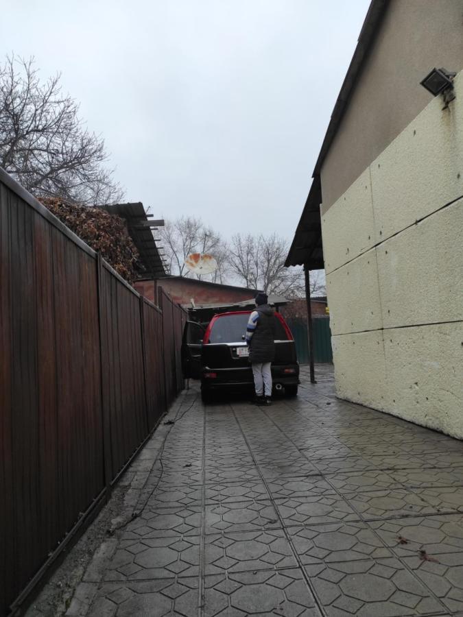 Garden Hotel And Hostel Biskek Kültér fotó